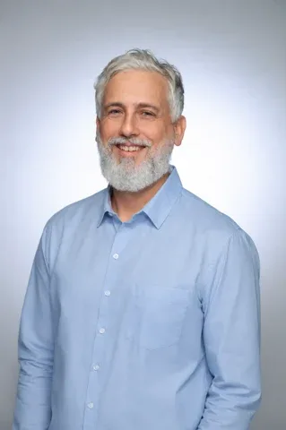 Dr. Gil Wang